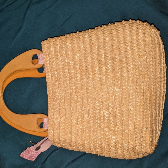VINTAGE HAND WOVEN STRAW BAG & SALLY HANSEN PRODUC - Picture 6 of 9